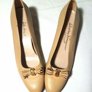 Vintage Ferragamo nude flat tassel loafers